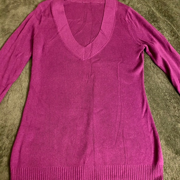 Express V Neck Fitted Sweater - Picture 1 of 3